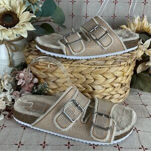 DV Dolce Vita “Bonita” Beige Fuzzy Footbed Rhinestone Slide Sandals Womens Sz 10